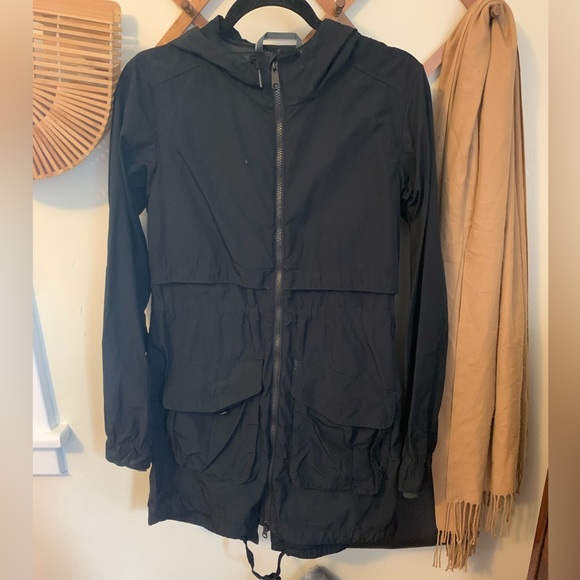Mountain Hardwear Rain Jacket - Picture 3 of 4